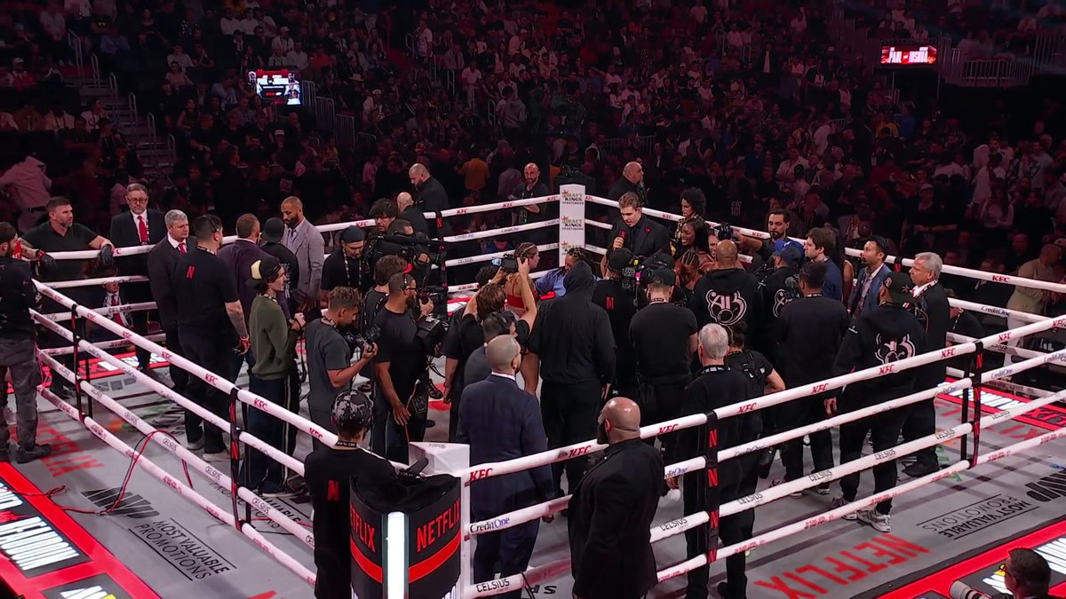 AND STILL!!! ๐ ALYCIA BAUMGARDNER DEFEATS LEILA BEAUDOIN VIA UNANIMOUS DECISION ๐ฅ #JakeJoshua is LIVE now ONLY on Netflix!