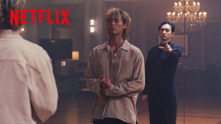 そのホールドは手錠をかけられてるのと一緒 「10ダンス」挑戦に向け、杉木（町田啓太）からワルツの手解きを受ける鈴木（竹内涼真）🤝 でもラテンとは違った”拘束”感に、何やら戸惑いを隠せない？ #10DANCE #テンダンス