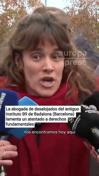 La abogada de desalojados del instituto B9 de Badalona (Barcelona) denuncia que la situación "atenta claramente a los derechos fundamentales" y exige al Ayuntamiento que los realoje: "No se trata de una cuestión de humanidad, se trata de legalidad"