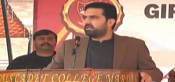 🚨نتھیا گلی سے مری پانی جاتا ہے پنجاب اور وفاق نے اس مد میں 63 ارب روپے خیبرپختونخوا کے ادا کرنے ہیں کل ملا کر خیبرپختونخوا کے 4500 ارب سے زیادہ پیسے ہیں جو وفاق نے ادا کرنے ہیں اس کے باوجود ہم محدود وسائل میں لا محدود مسائل حل کر رہے ہیں ۔ وزیر اعلیٰ سہیل آفریدی