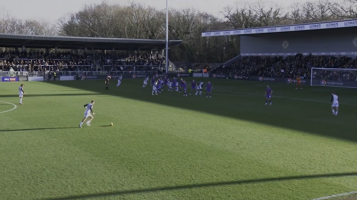 Bromley have taken the lead against Grimsby at the Copperjax Community Stadium ⚪️