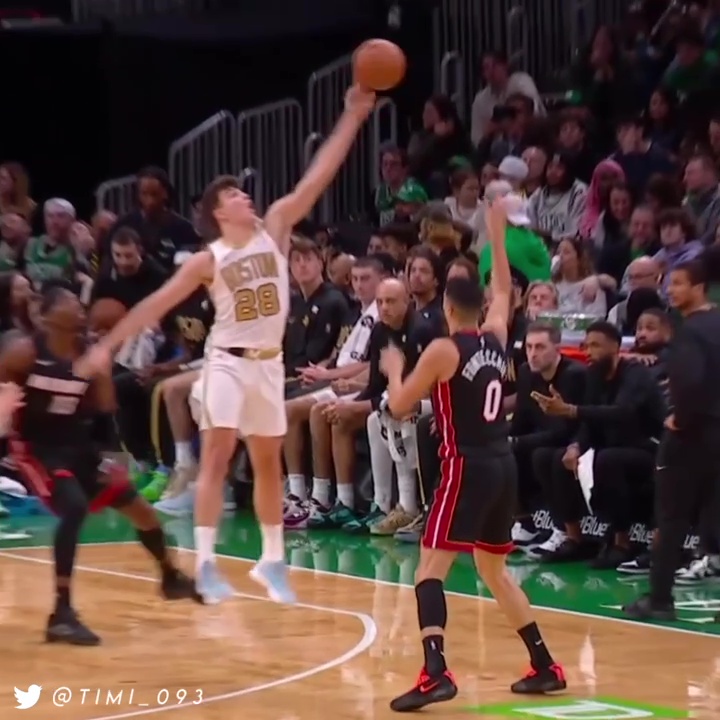 Shout-out to Hugo Gonzalez ☘️ Another strong game off the bench for Celtics rookie with 10 points (4-7 FG), 8 rebounds and 2 steals as he was +22 in 28 minutes: