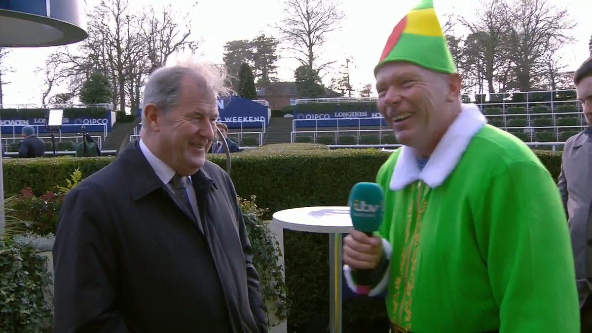 Here's what we've all come to see 🫣 The Legendary JP McManus being interviewed by @mcyeeehaaa as an elf 😆