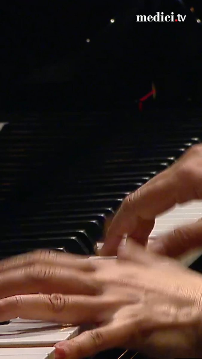 [BIRTHDAY] Happy birthday to pianist Mitsuko Uchida! For the occasion, watch her pristine rendition of Mozart’s Piano Concerto No. 25 with The Vienna Philharmonic and maestro Riccardo Muti. Full concert on