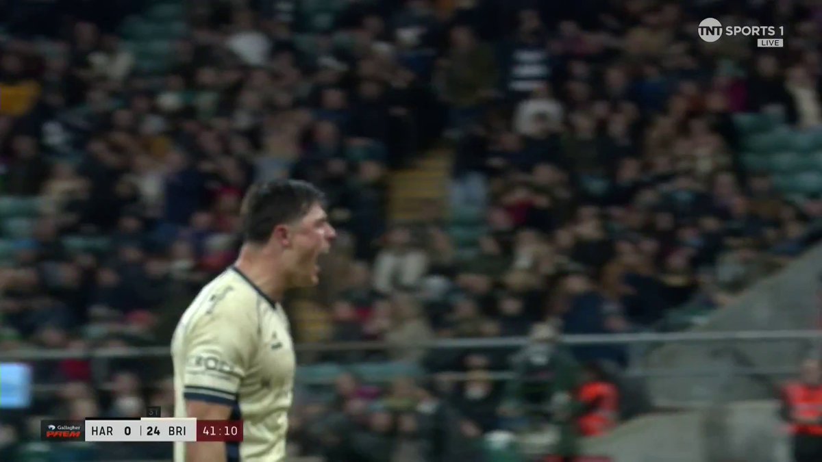 Lightning from Louis Rees-Zammit! ⚡ Bristol Bears keep piling on the pressure at Quins’ Big Game. 📺 TNT Sports &amp; discovery+ UK