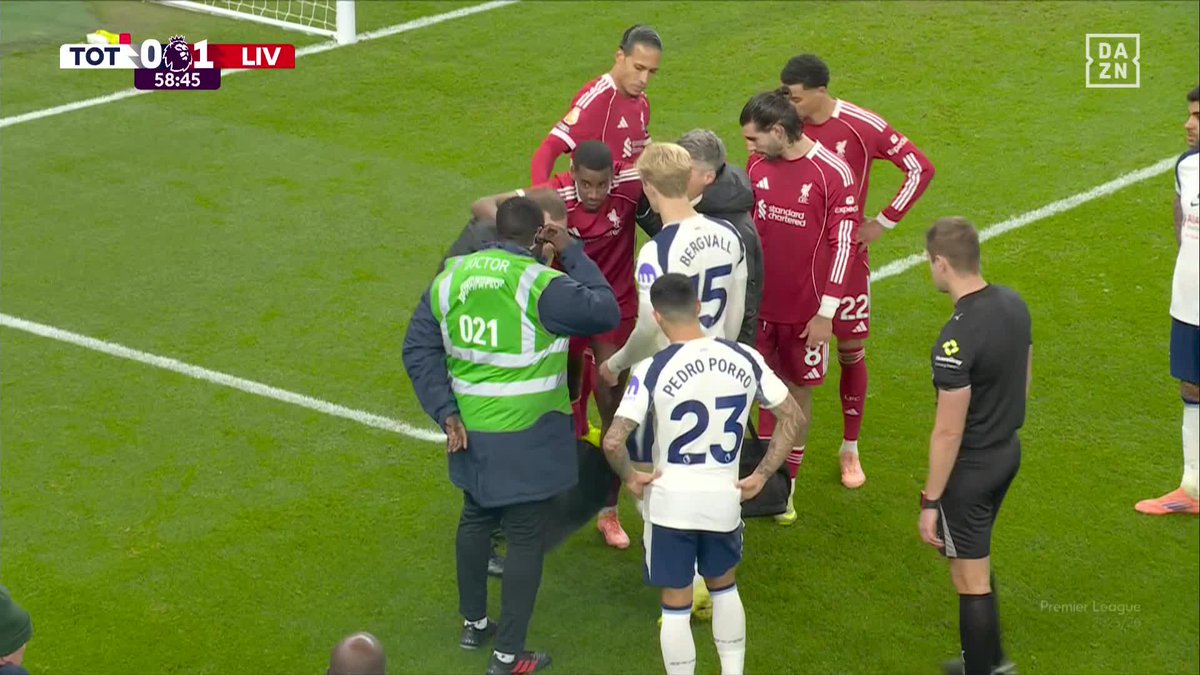 Marcas tu segundo gol en Premier con el Liverpool… ¡Y TIENES QUE ABANDONAR EL CAMPO AYUDADO POR LOS MÉDICOS! 😱 Lo de Isak esta temporada es la definición de mala suerte #PremierLeagueDAZN ⚽️🏴󠁧󠁢󠁥󠁮󠁧󠁿