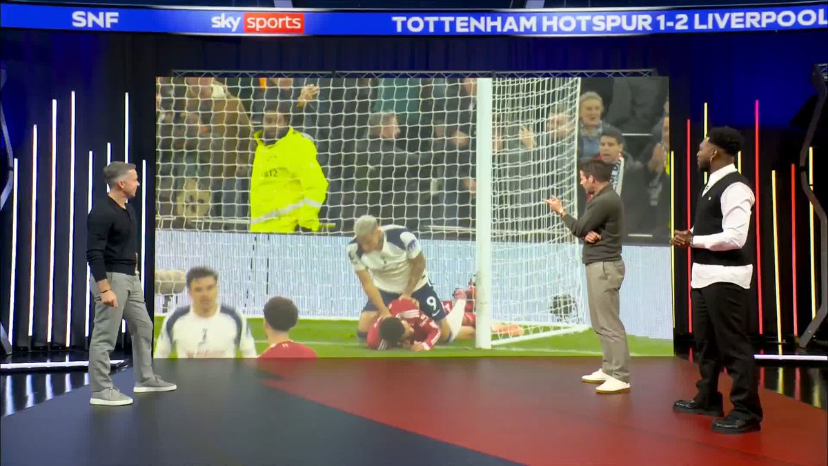 "What are you DOING?! There's no need for it!" Daniel Sturridge was not a fan of Richarlison straddling Hugo Ekitike after scoring...