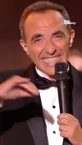 En tout cas, s’il y a bien une personne qui ne risque pas d’oublier une prime de Noël, c’est Nikos. Ce jour-là, en 2023, il nous a offert le fou rire de la saison. #StarAcademy