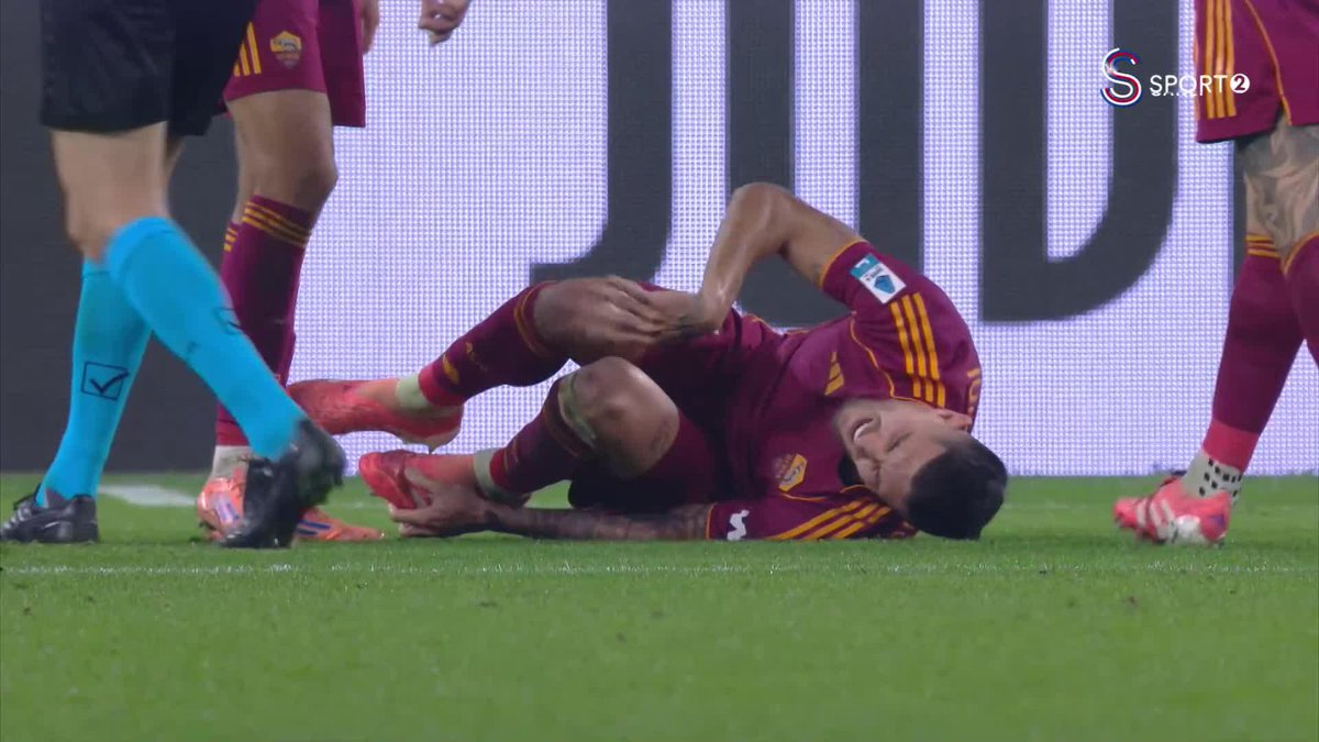 🤔 Roma cephesi bu pozisyonda penaltı bekledi.