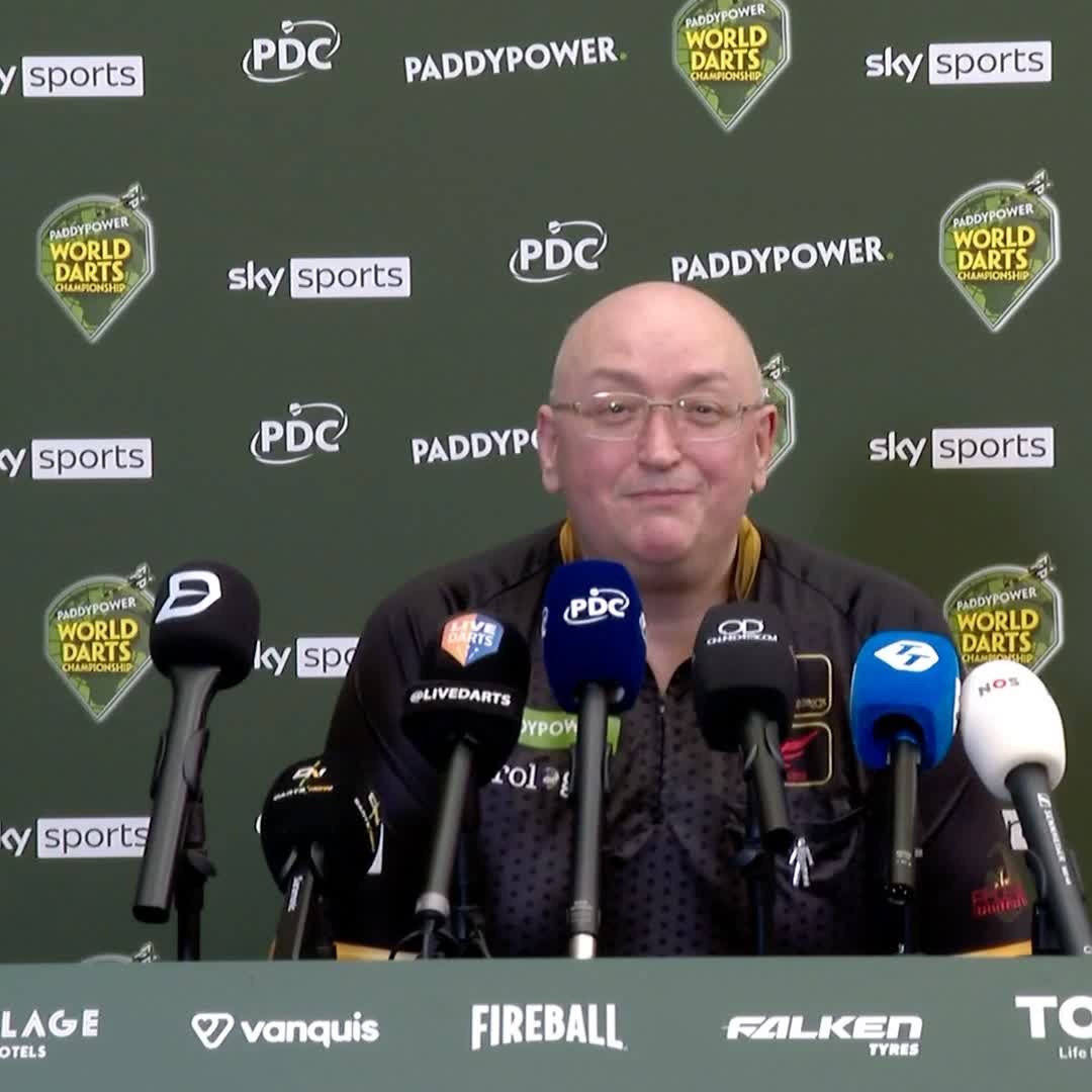 🗣️ "I've got a chance to hit the nine-darter in the next round now!" Andrew Gilding is all smiles after his 3-1 victory over eighth seed Chris Dobey 😀 #WCDarts