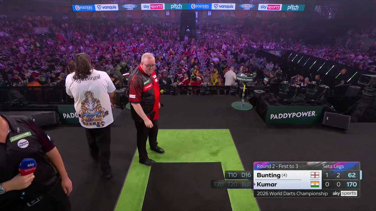 BUNTING CRUISING! Stephen Bunting races to the second set to lead Nitin Kumar 2-0. 📺 #WCDarts | R2