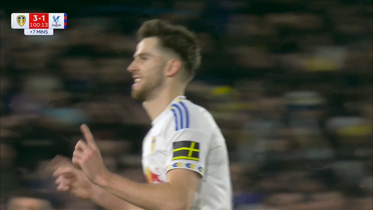 Anton Stach curls in a free-kick in stoppage-time! 🎯