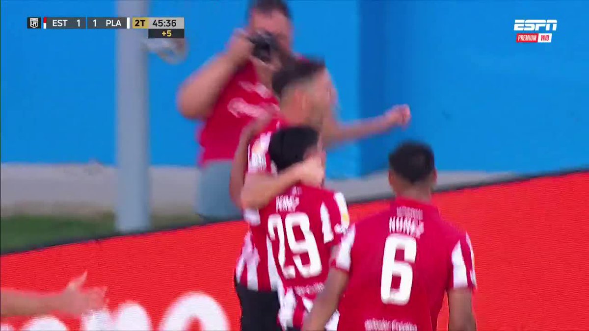 🤯🇦🇷 Lucas Alario había hecho ¡UN SOLO GOL EN 2025!, hoy metió un DOBLETE EN 12 MINUTOS para dar vuelta el Trofeo de Campeones. Estudiantes 2-1 Platense.