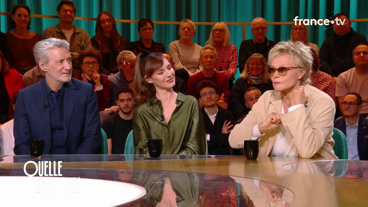 🗣️ "On s'est jamais dit un mot gentil, on s'est jamais touché." Muriel Robin revient sur cette absence d'affection dans son enfance, qui l'a marquée à vie. #QuelleEpoque France tv Léa Salamé Hugo Clément