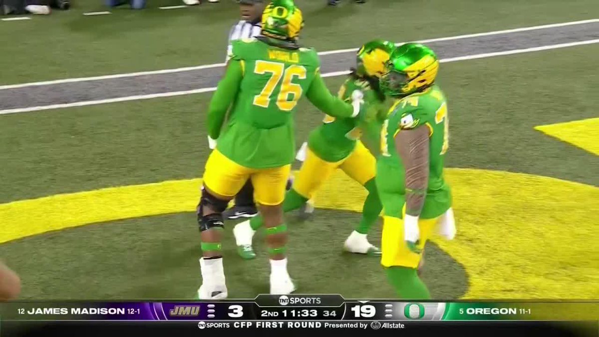 THE OREGON DUCKS ARE FLYING AGAINST JMU 🔥