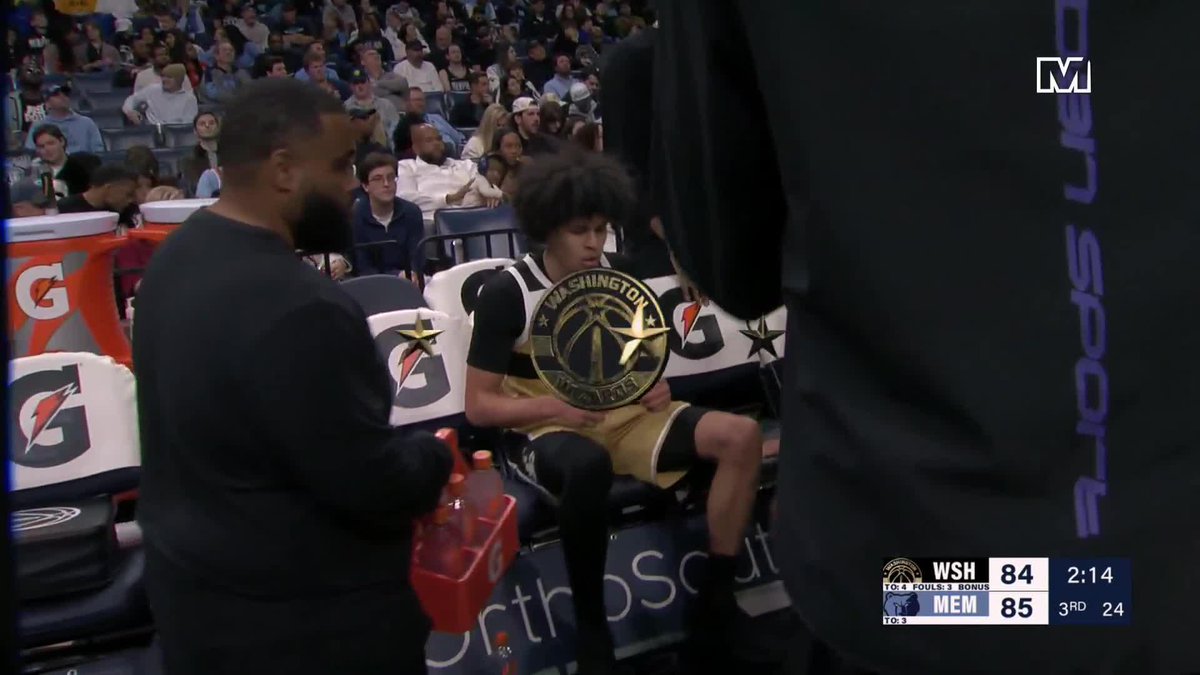 This is arguably the most emotional we've seen Kyshawn George on the court thus far. He's singlehandedly brought Washington back into this game: 5-6 FG for 13 pts in the 3rd quarter alone.