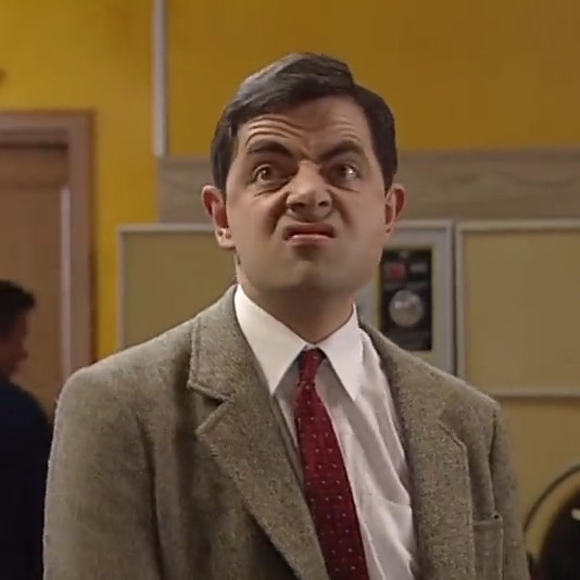 Todos tenemos en mente episodios de Mr Bean, el personaje silencioso que revoluciono la comedia. El dato curioso es que la serie solo tuvo 14 episodios de 25 minutos y un especial final, es decir 15 en total, pero se estrenaron a lo largo de 6 años