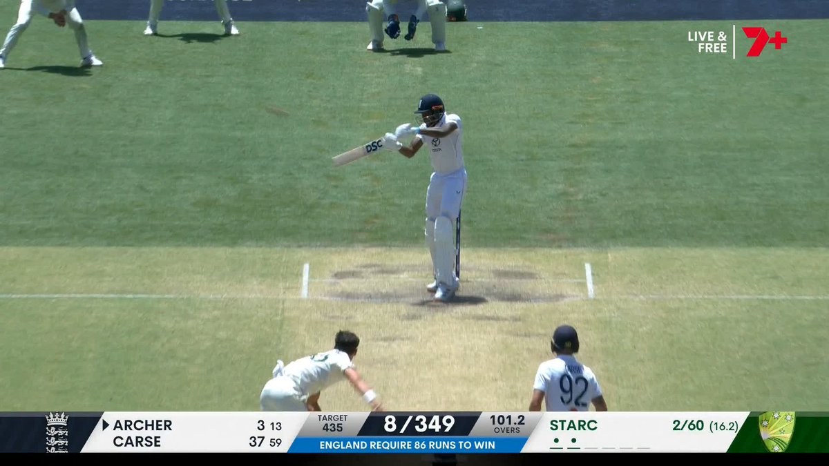 Archer cuts Starc... Straight to Weatherald in the deep! #Ashes