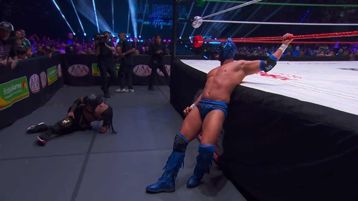 STYLES CLASH 😤 Dragon Lee with a little tribute to his tag team partner AJ Styles! Stream Guerra De Titanes here:
