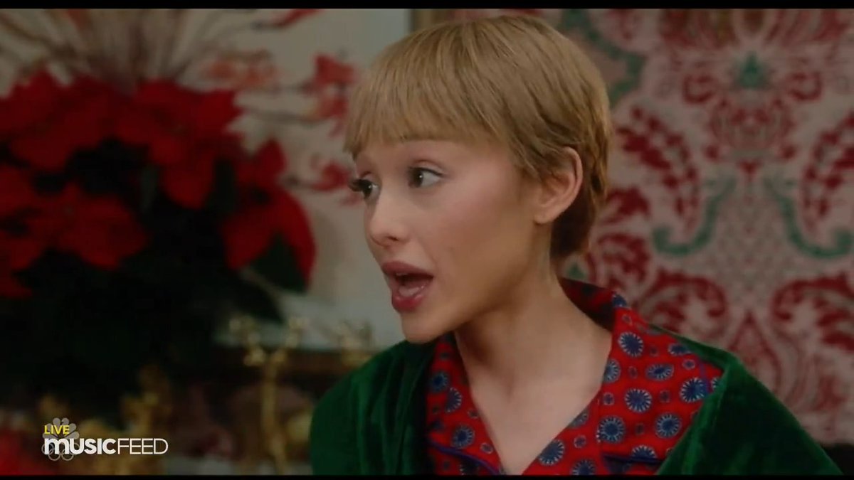 GENTE? Ariana Grande atuando como Kevin do famoso filme natalino “Esqueceram De Mim”.