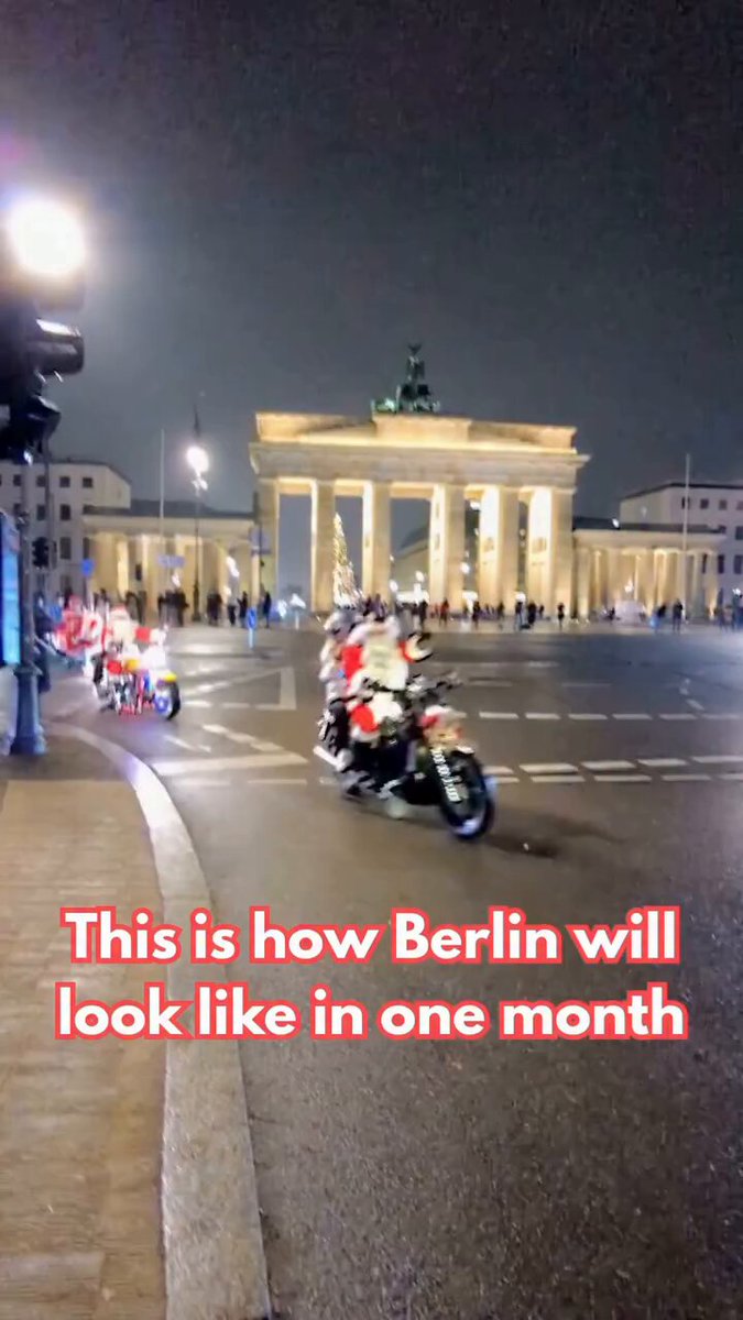 Berlin’de Noel süslemeleri dikkat çekti: