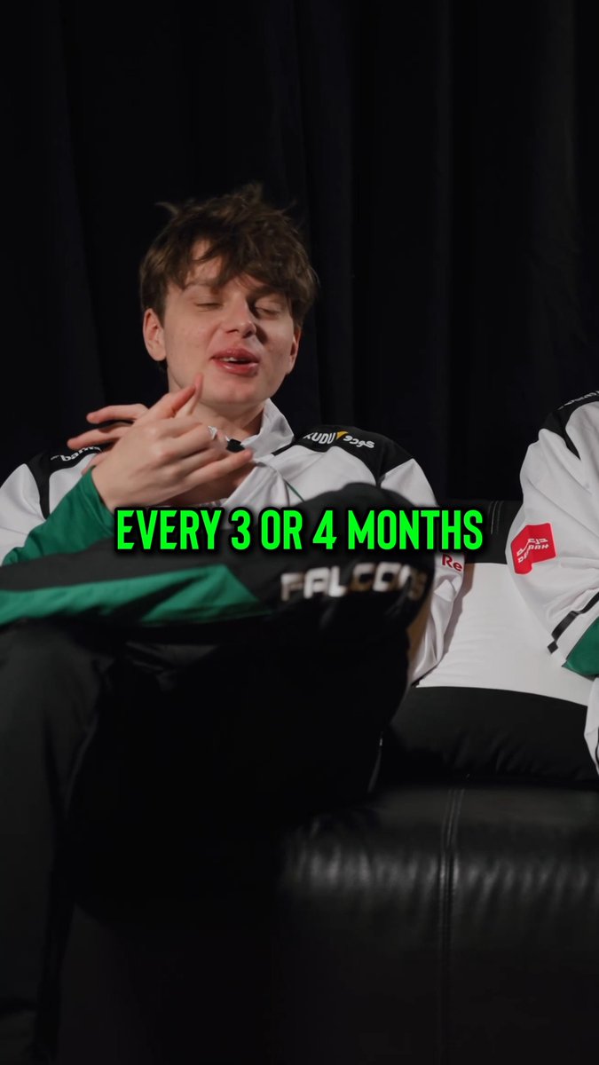 How often to pro Counter-Strike players change their mousepads? 🤢
