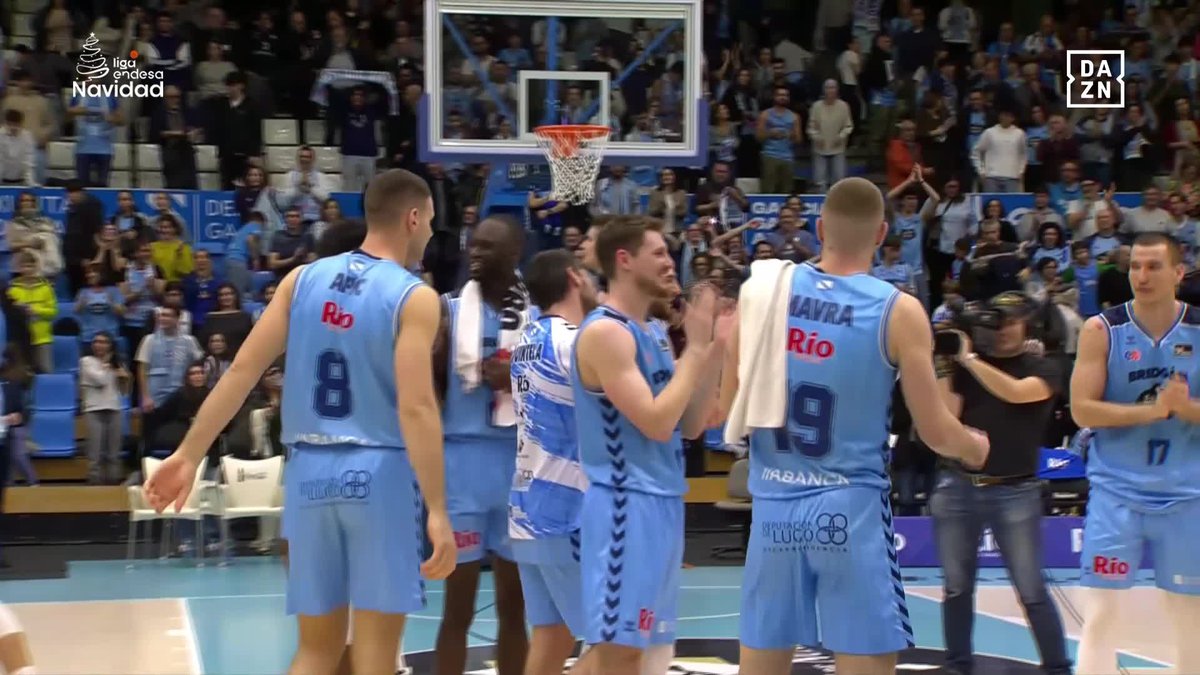 ¡Así celebra la familia de Río Río Breogán una victoria que se he decidido en los segundos finales! 📺 DAZN España | #LigaEndesa | #NavidadACB