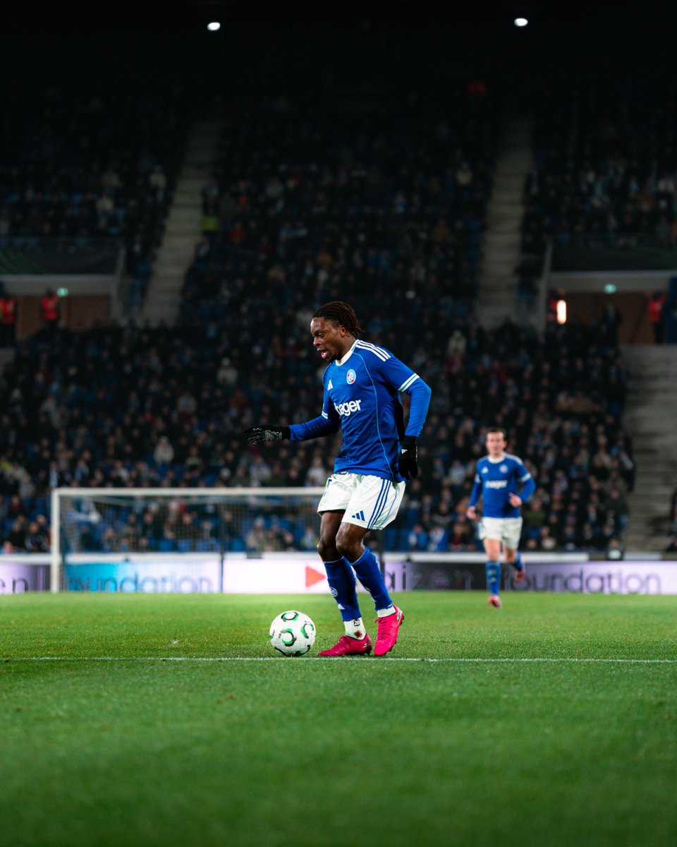 🇫🇷 Martial Godo is loving life playing in the Conference League. The Strasbourg winger has three goals and two assists in Europe so far this season. The 22-year-old who joined from Fulham in the summer is enjoying a real breakout season #uecl