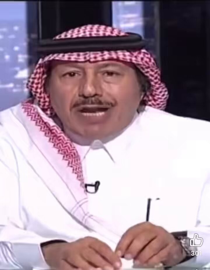 (أجير مصري وطبّال عمال علي بطال وانه من الرداحين ) هكذا وصف إعلامي السعودي إدريس الدريس عمرو أديب في عام 2019 طلع عمرو أديب يزايد على الأمير الوليد بن طلال (مالك قنوات روتانا)، لحساب رجل الأعمال وليد الإبراهيم (مالك قنوات ام بي سي)، وحشر نفسه في حتة مش بتاعته