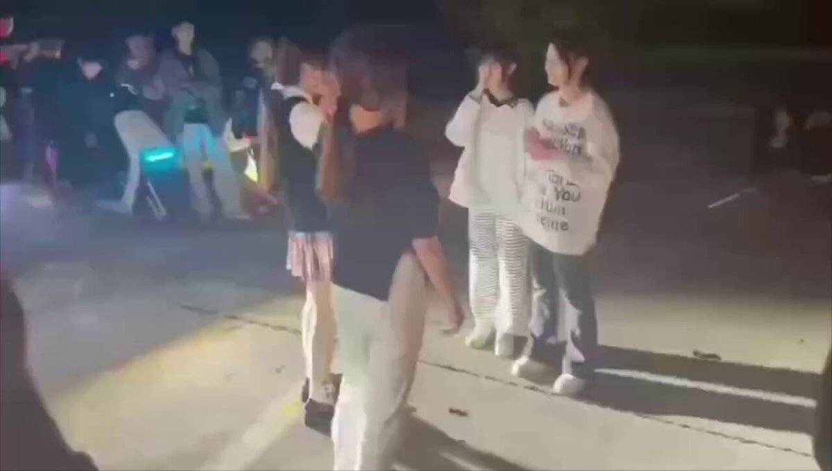 精神小妹打架 ，女人打架 ，好威风哦。