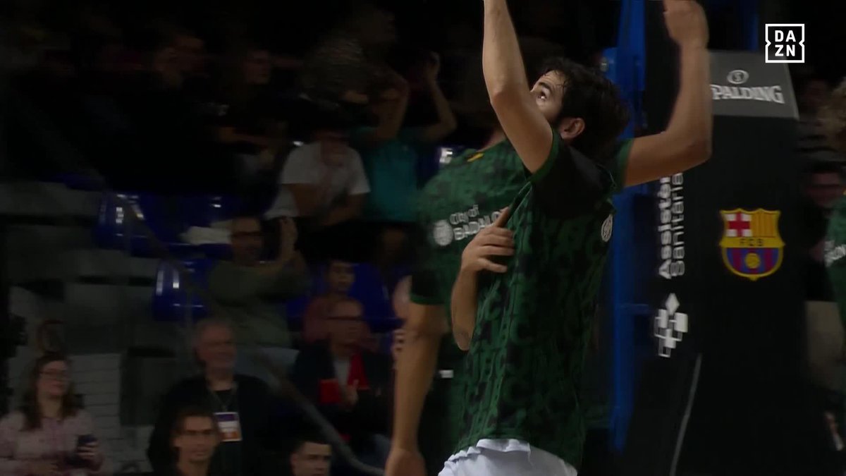 🔊 Así fue el recibimiento del Palau Blaugrana a Ricky Rubio El calor de todo un pabellón, rendido ante una leyenda 😍 #LigaEndesaxDAZN 🏀