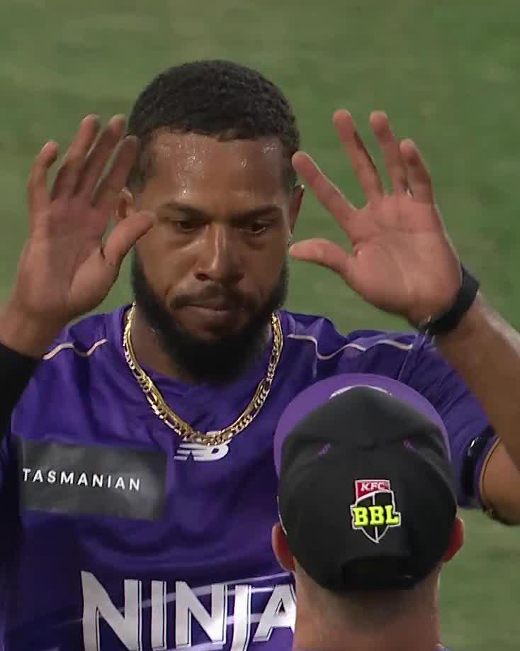 Wow!! Look at those yorkers 🧐 Chris Jordan still got it 🫡