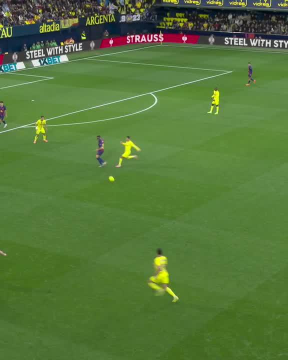 CRUNCHING TACKLE ON LAMINE YAMAL AND A RED CARD FOR VEIGA 🔴