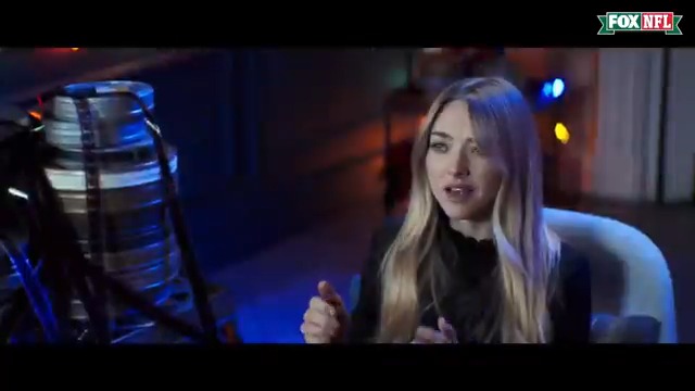 A big thanks to Amanda Seyfried for leading us into our Sunday Week 16 coverage on FOX! 🎥 lionsgate | The Housemaid