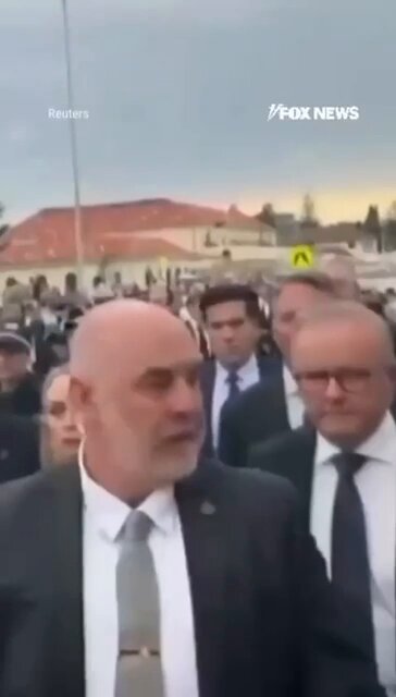 Australian prime minister gets booed at memorial event for Sydney t*rrorist attack victims “Blood on your hands!”