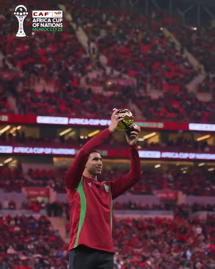 It was theirs as much as his. Hakimi giving credit where it's due. 🌟🇲🇦 #TotalEnergiesAFCON2025 | #WeCelebrateDifferent
