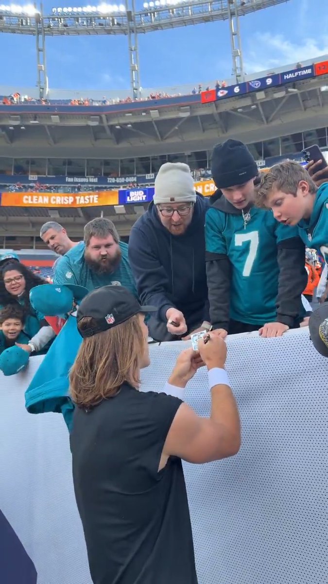 Trevor Lawrence found some Jacksonville Jaguars fans in Denver 👋 JAXvsDEN -- 4:05pm ET on FOX/FOX One
