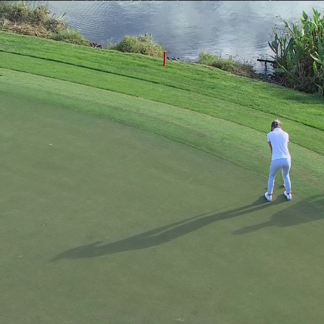 Izzi Stricker with a fantastic putt for birdie, and her dad Steve loves it. 👏 Wisconsin Women's Golf
