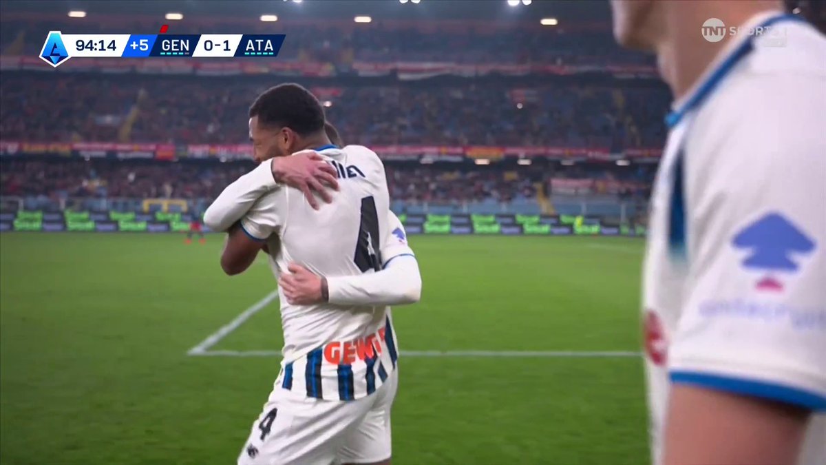 THE SCENES 🤩 Atalanta nick it at the death as Isak Hien heads home to snatch all 3 points against 10-men Genoa! 📺 TNT Sports & discovery+ UK