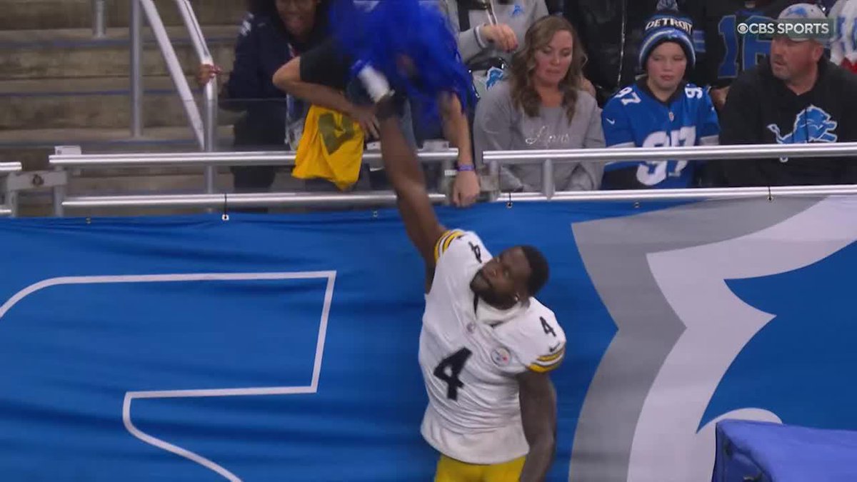 DK Metcalf with a fan: