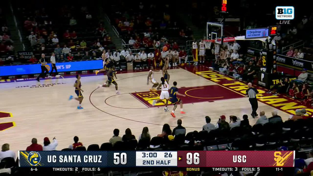 Kam Woods signed with USC Men's Basketball on Thursday. The veteran G put up six rebounds, six assists and three steals in his debut today ✌️