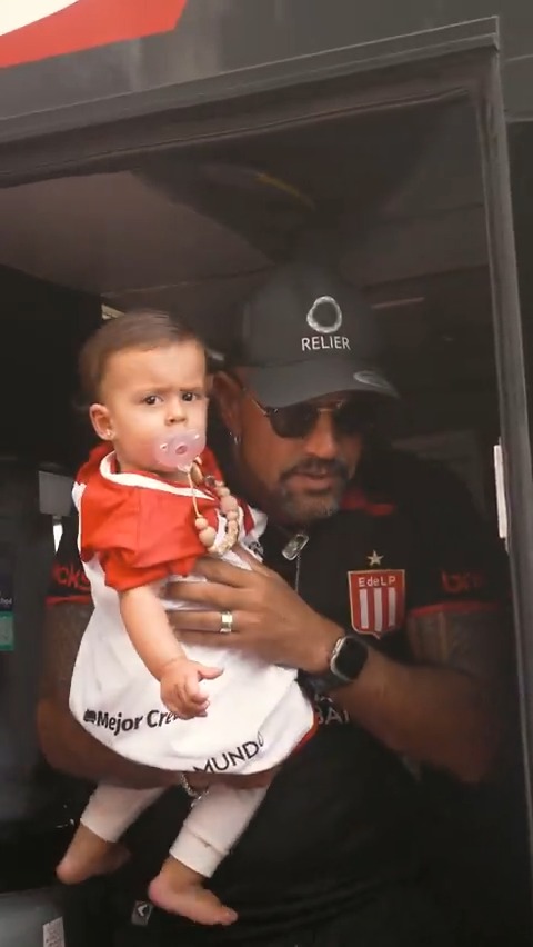 ❤️ El amor es más fuerte, siempre. Una caravana repleta de ilusión que terminó con una nueva estrella brillando en nuestro pecho. La final, desde la óptica de nuestro presidente 🎥