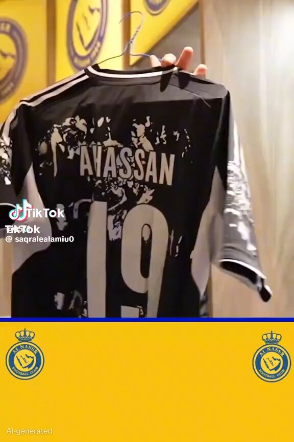 بعض اعلام ومشجعي #الهلال يطلقون على #النصر ( اصيفر العريجاء ) 😎 وانتقل الى #دار_النصر في ارقى احياء #الرياض ✋🏻 كما اطلقوا عليه لقب ( الفقر ) حتى اغناه الله . واصبح النادي الاغنى والاشهر في الشرق الاوسط ( عالمياً ) ✋🏻 وغيرها من مسميات لا تخلو من ( العنصرية ) 😷 المحصلة 🤔 #العالمي مستمر ويصعد .. والشامتين المتعنصرين ( يتألمون ) ✋🏻 اللهم زدهم الم وقهر 🙏 والحمدلله حمداً كثيرا 🙏