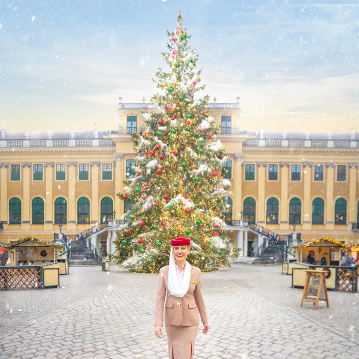 Vienna's festive glow-up is unmatched. 🎄🎅 Imperial palaces, twinkling Christmas markets, and enough seasonal charm to fill your entire camera roll. Lucky for you, we've got two daily flights from Dubai to get you there! 🌟