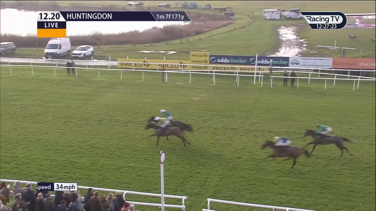 Khrisma denied by Watamu in the Huntingdon Racecourse opener 👇🏻