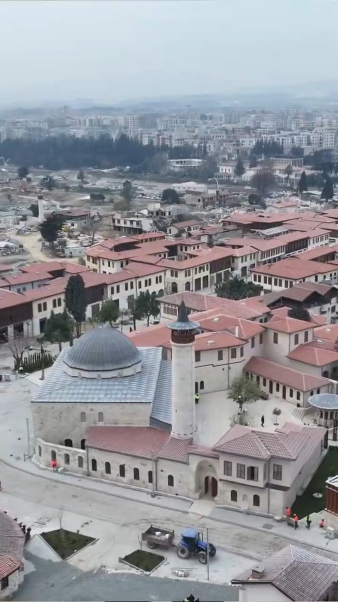 Habib-i Neccar Camii’nin restorasyonunu tamamlamanın huzuru içerisindeyiz. Asırlar boyunca inancın, kardeşliğin ve medeniyetimizin simgesi olmuş bu kutlu emaneti, aslına sadık kalarak yeniden ihya ettik. Konya’mızın sorumluluk duygusunu ve medeniyet bilincini yansıtan bu çalışmanın hayırlı olmasını diliyorum.
