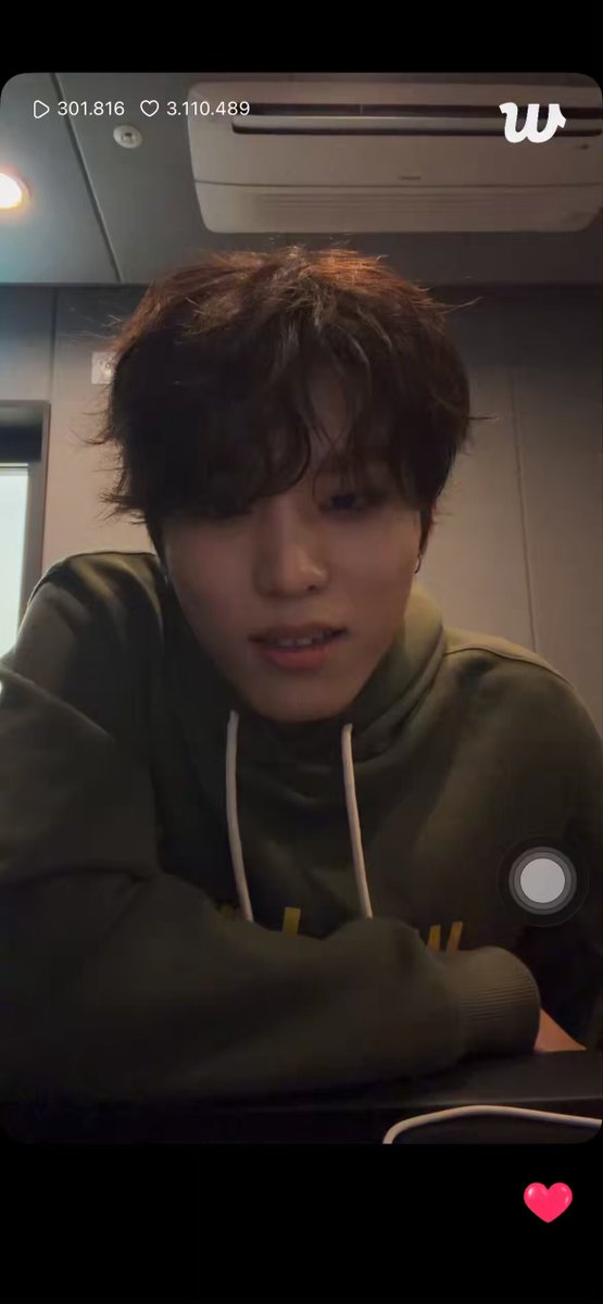 Jeongwoo will leave in 15 minutes because he is hungry (he hasn't eat his dinner yet). 🐺 : Did you guys hear my stomach growling? 🐺 : If you hear it, then I can't help it. 🐺 : I need to eat. 🐺 : What should we eat? 🐺 : Ah you guys heard it. 🐺 : I'm in trouble Woo is shy 🤏