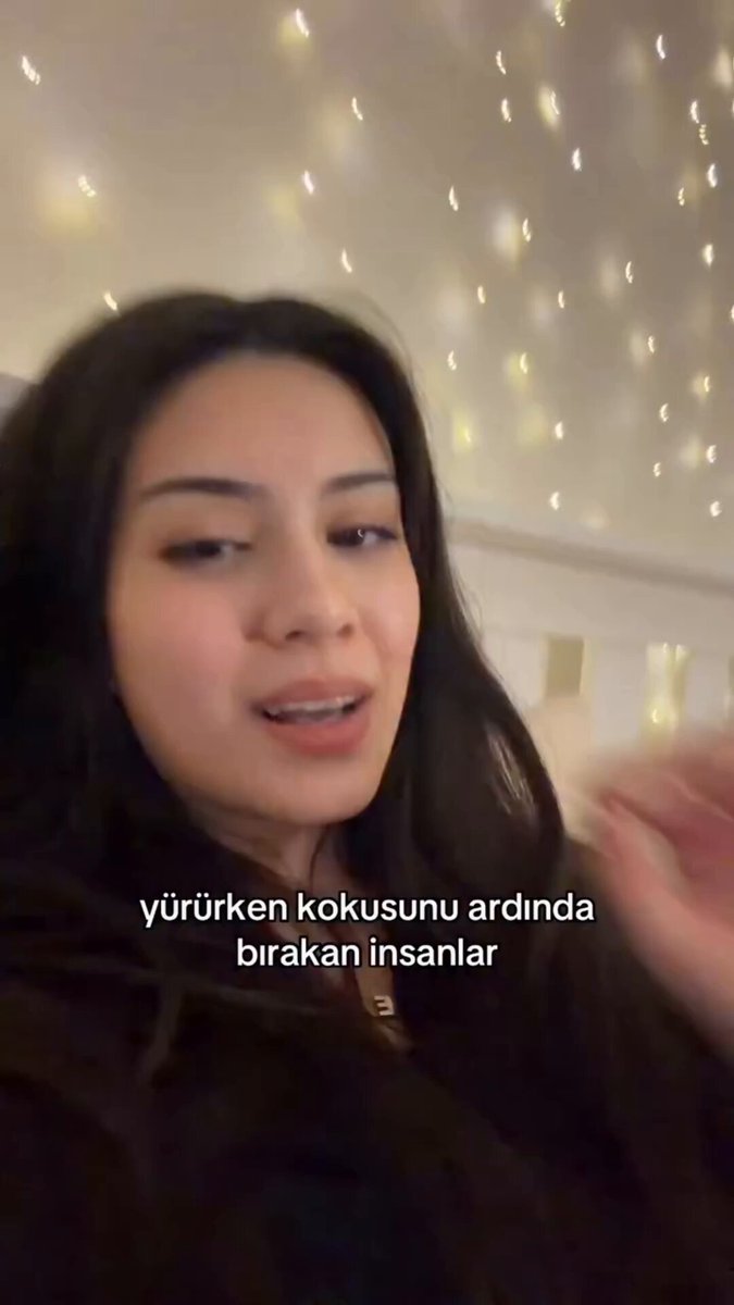 Yürürken kokusunu ardında bırakan insanlar?