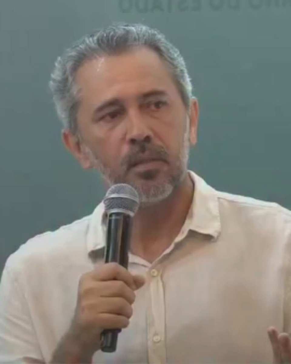 💣💣💣ELMANO É O CANDIDATO! GOVERNADOR ELMANO MANDA RECADO PARA PRESIDENTE LULA E MINISTRO CAMILO DURANTE REUNIÃO DO SECRETARIADO, NO SÁBADO, 20. NÃO HÁ PLANO “B”. ELMANO É O CANDIDATO À REELEIÇÃO EM 2026: — Eu não sei exatamente como a oposição virá. Pode ser com um nome mais forte, ou com um nome menos forte. Mas é fato que o nome que virá, vai ter que enfrentar esse conjunto de entregas, que nós fizemos e estamos fazendo. E vai ter que enfrentar esse conjunto de entregas, com 180 prefeitos, 36 deputados, uma pancada de vereadores e todo movimento social que esse Estado tem, no nosso lado. Governador Elmano descarta desistir para apoiar à candidatura de Camilo Santana, movimento idealizado pelo Planalto.