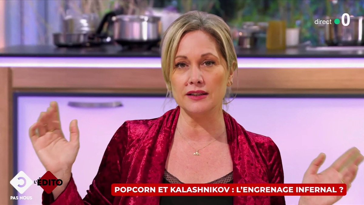 🔵🇫🇷 𝗜𝗡𝗦𝗢𝗟𝗜𝗧𝗘 — Dans une vidéo humoristique, CNEWS parodie l’émission « C à vous » en « C pas nous ». Patrick Cohen y est caricaturé par Thomas Séraphine, et Anne Élisabeth Lemoine par Maëva Pasquali.